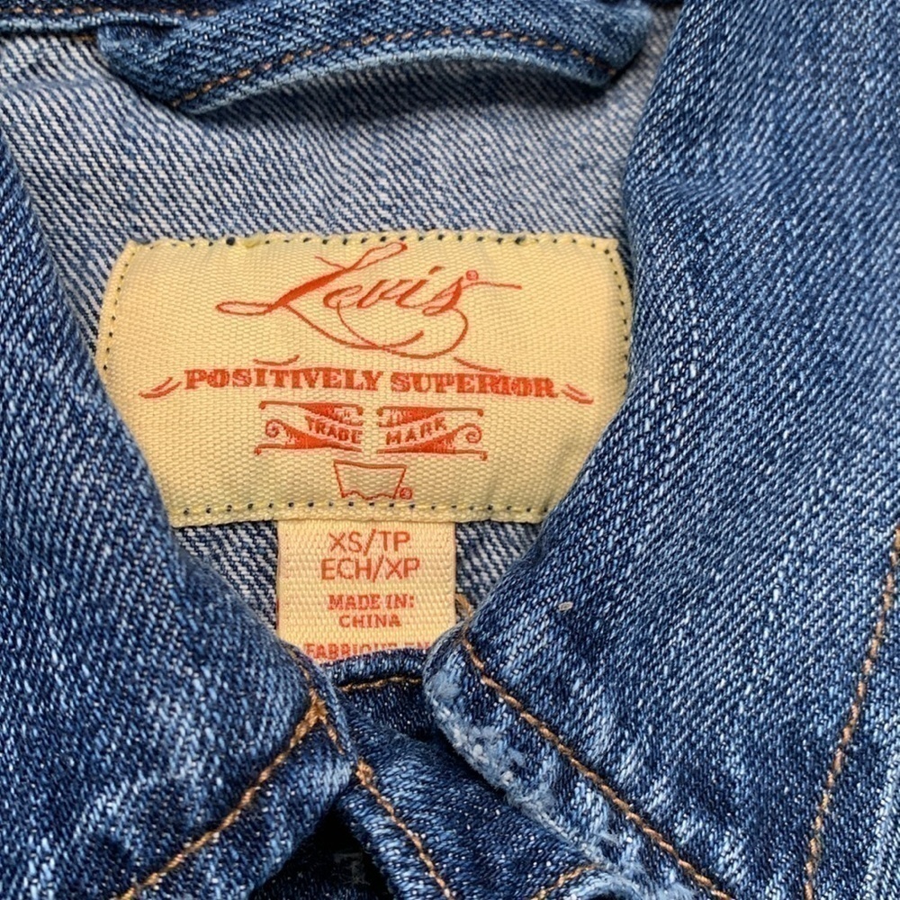 Levi’s Denim Jean Jacket - Picture 2 of 8